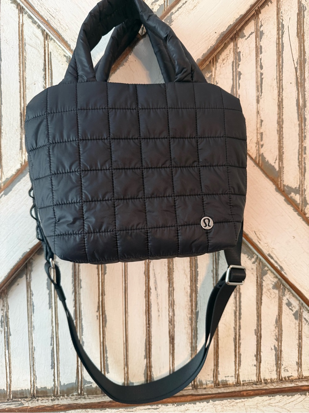 lululemon athletica Black Quilted Crossbody Bag EUC